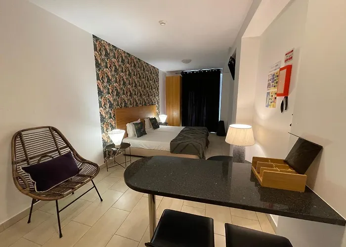 Lägenhetshotell Esmeralda Holidays 3*