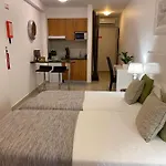 埃斯梅拉达假日公寓