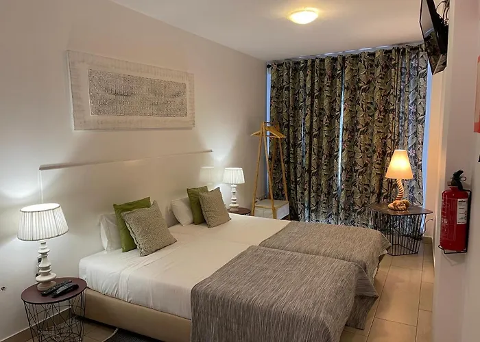 Esmeralda Holidays Funchal (Madeira)