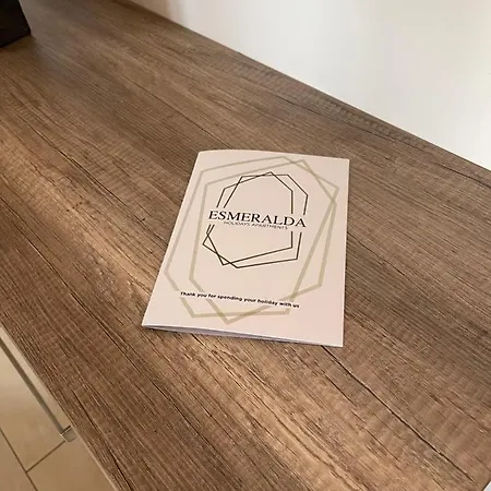 Esmeralda Holidays Lägenhetshotell *